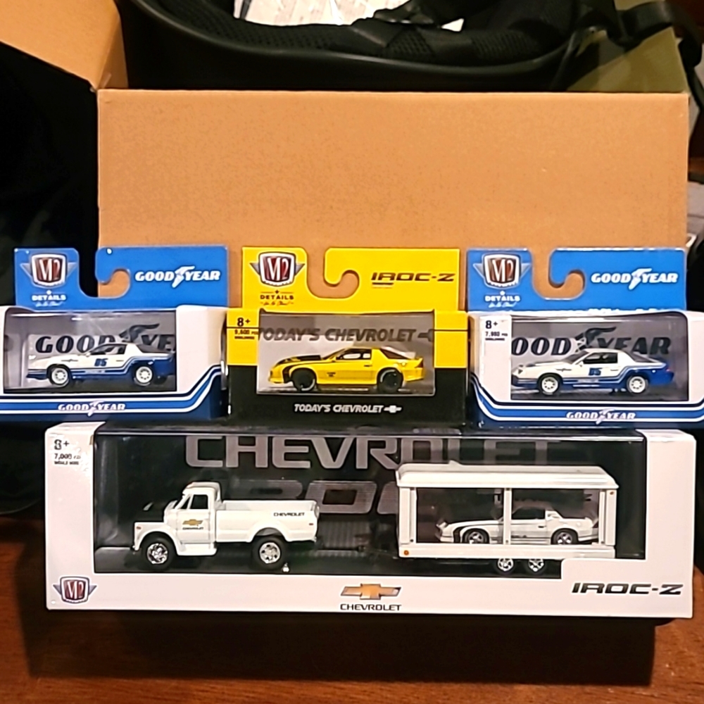 M2 MACHINES CHEVROLET IROC-Z CAMAROS LOT